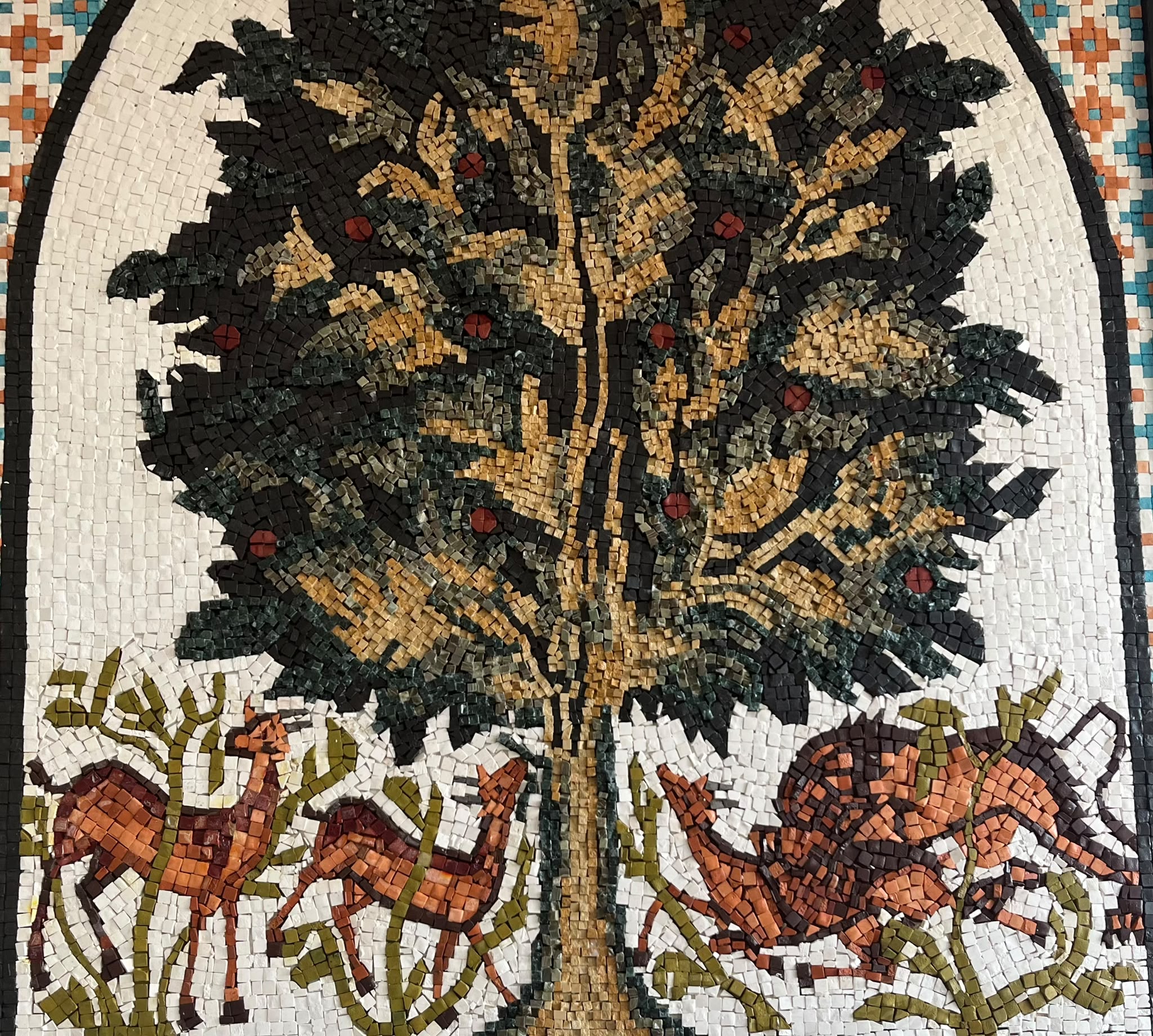 الفنون الحجرية (فسيفساء و النحت و الرسم على الجص)